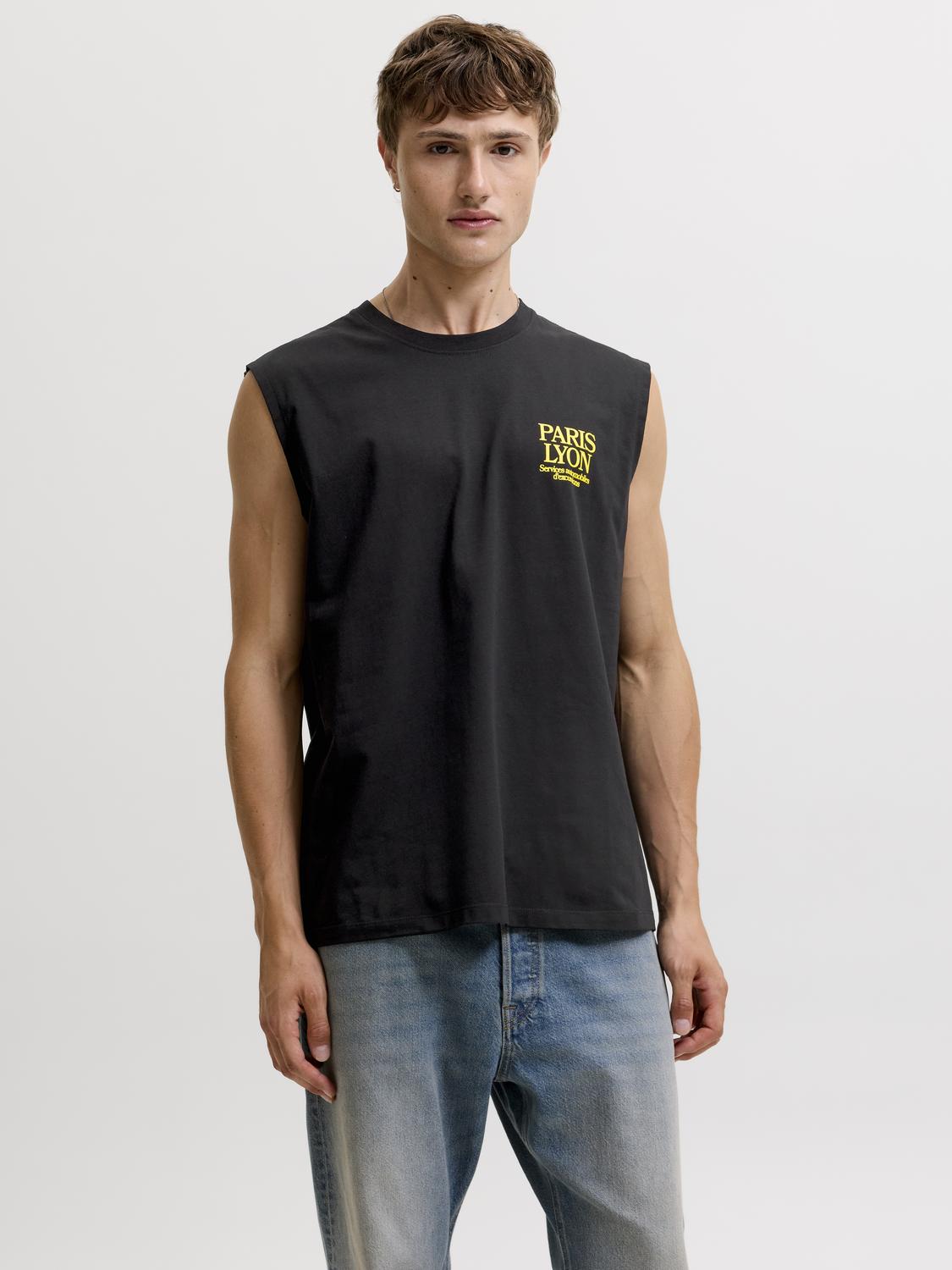 model_shot-front